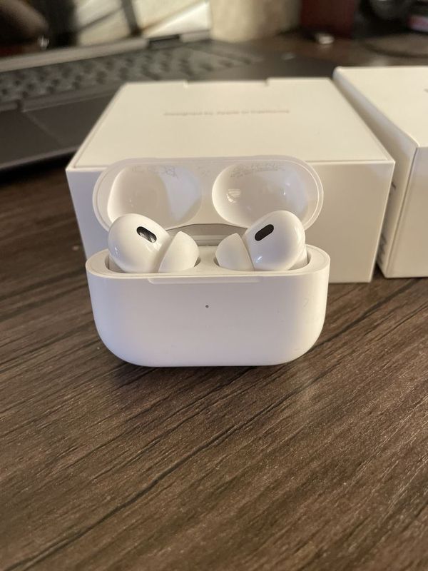 AirPods Pro 2 (original) AirPods Pro 2 (original)