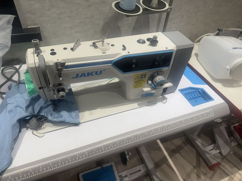 Тикув машинаси (Jaku, A58, чистка) ва оверлок (Baoyu GT 700)