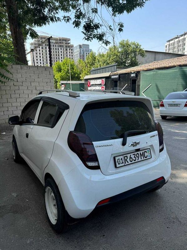 Продается Chevrolet Spark 1.25L 2013г Сотилади