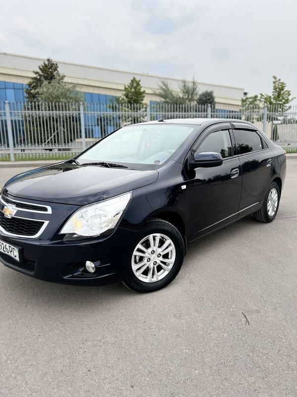Кобальт 2023 dark moon blue с пробегом 28.000