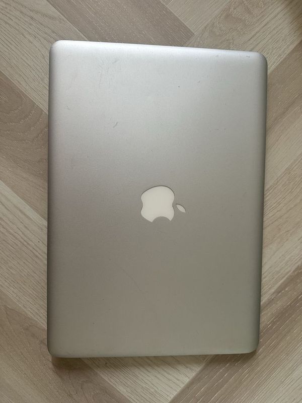 Macbook air в хорошем состоянии