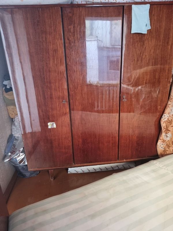Продам шифонер СССР Продам шифонер СССР