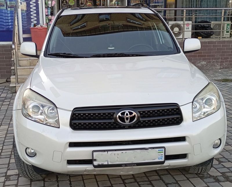 Тайота rav4 2008йил