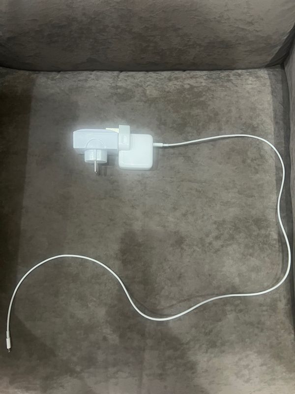 Apple Adapter 35W Original Apple Adapter 35W Original