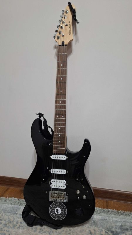 Электрогитара Yamaha Pacifica 112j в отличном состоянии Электрогитара Yamaha Pacifica 112j в отличном состоянии