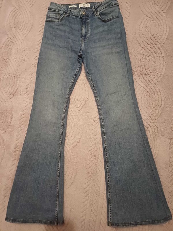 Джинсы Mango. 42 р. Почти новые. Джинсы Mango. 42 р. Почти новые.