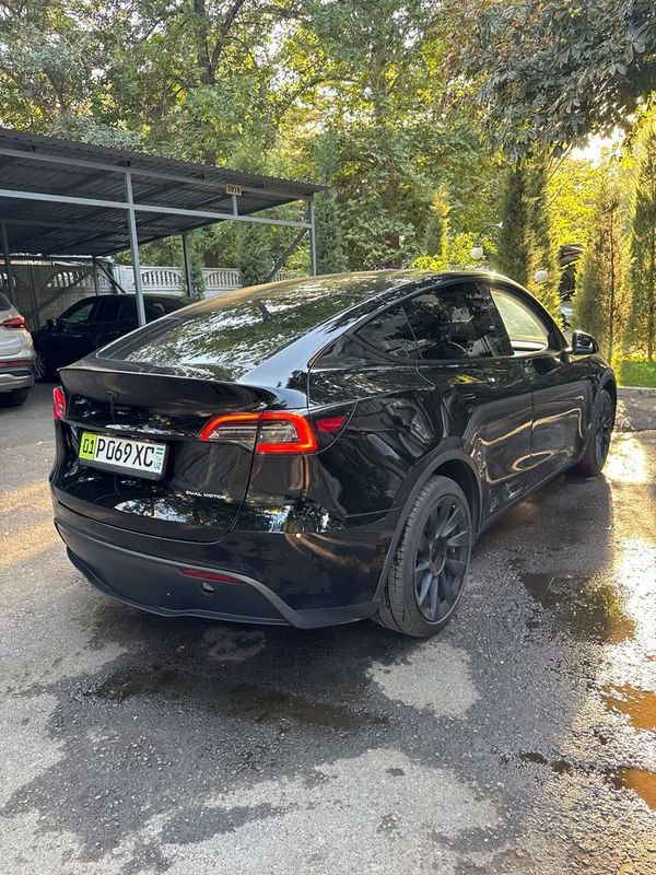 Продаётся Tesla Y 2022г