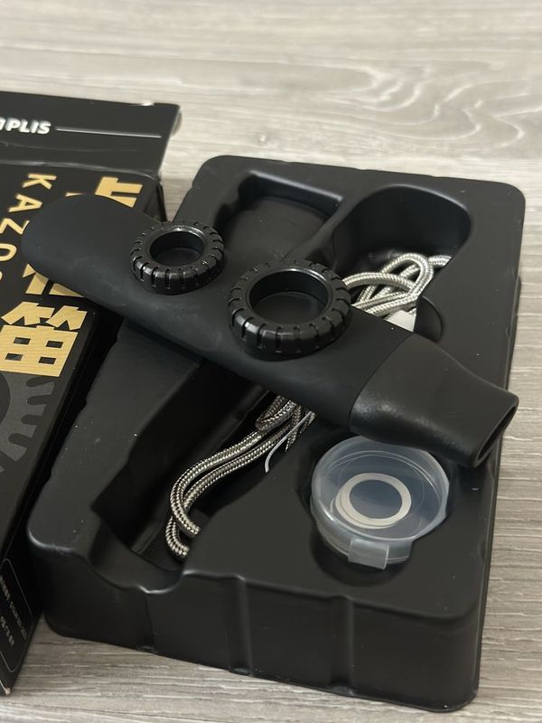 Продается Kazoo X1 Plus — музыкальный инструмент, тип флейты. Продается Kazoo X1 Plus — музыкальный инструмент, тип флейты.