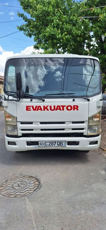 Продаётся Isuzu evakuator. Продаётся Isuzu evakuator.