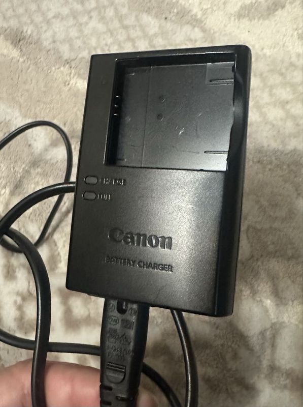 Зарядное устройство для Canon CB-2LFE Зарядное устройство для Canon CB-2LFE