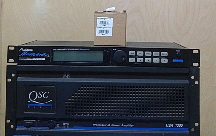 Усилитель мощности QSC3100 Усилитель мощности QSC3100