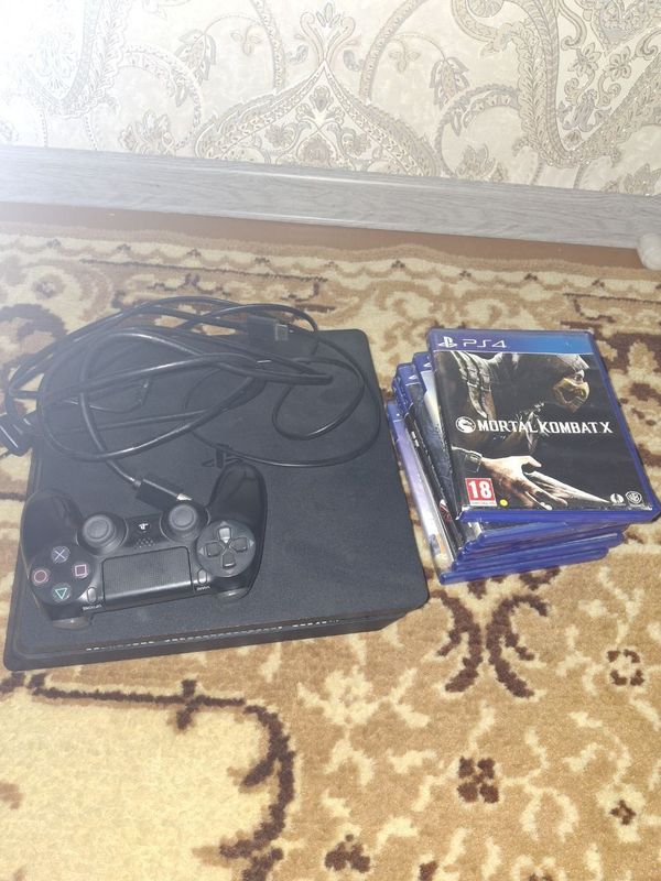 Playstation 4 slim Playstation 4 slim