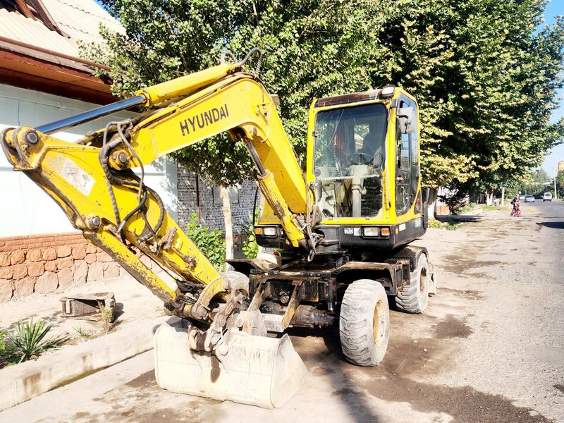 Hyundai 555 sotiladi zudlik blan narhini kelishamiz Hyundai 555 sotiladi zudlik blan narhini kelishamiz