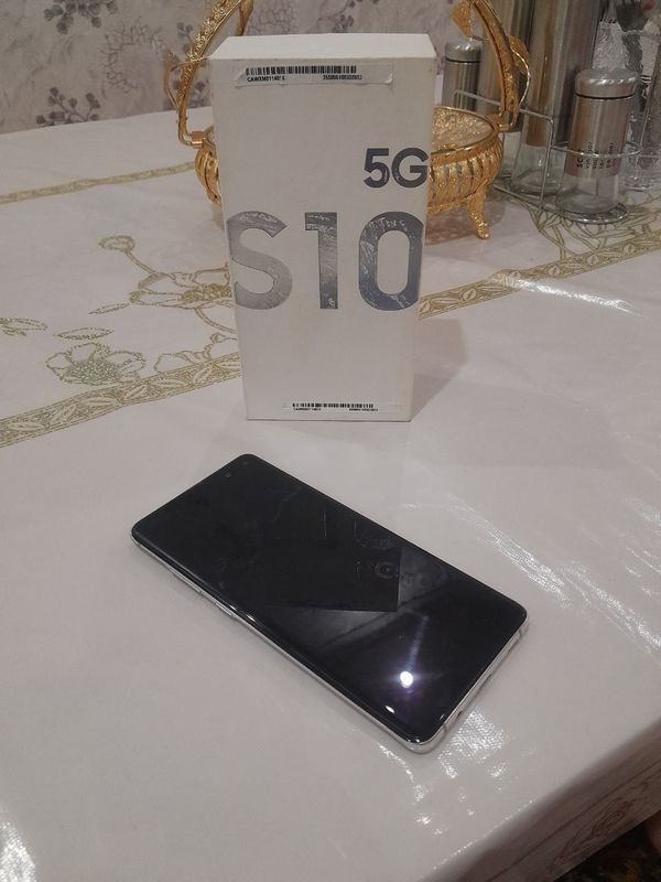 Samsung s10 5G sotiladi Samsung s10 5G sotiladi