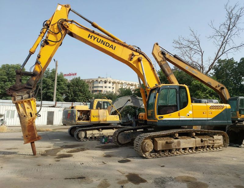 Hyundai R300 гусеничный экскаватор Hyundai R300 гусеничный экскаватор