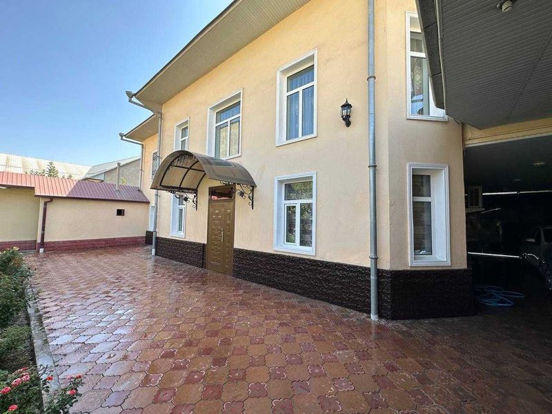 Уй (участка) сотилади. 2 каватли, 9 та хона, 6 сотих Уй (участка) сотилади. 2 каватли, 9 та хона, 6 сотих