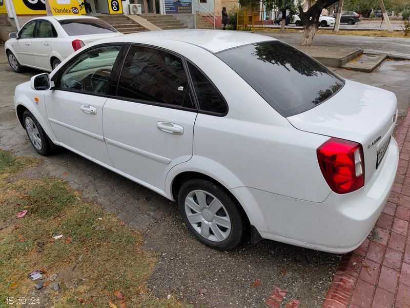 Lacetti Chevrolet сотилади