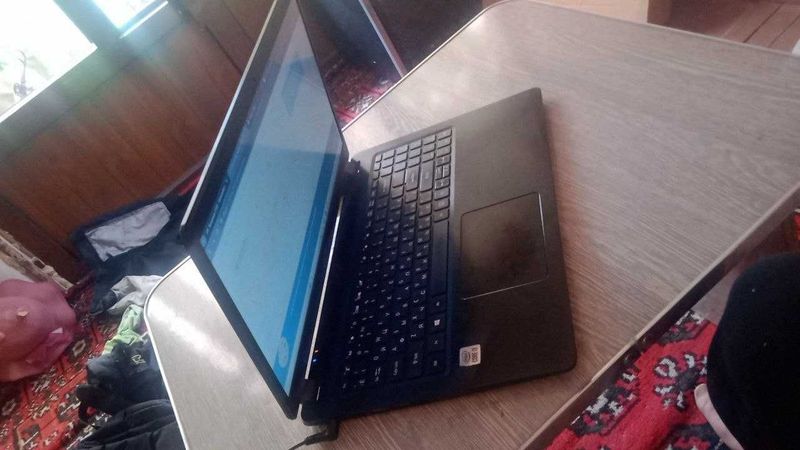 corei3 10-gen Acer Aspire 3 hdd1tb M.2 NVEMe 256gb 4+4=8gb ram