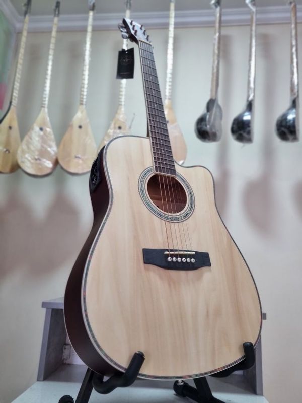 Sifatli Akustik Gitara Sifatli Akustik Gitara