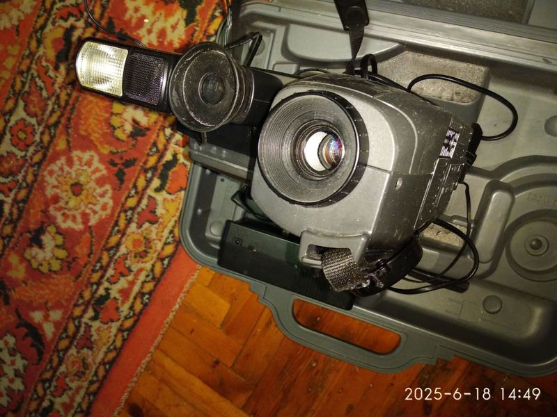 Видеокамера VHS - HITACHI, Japan