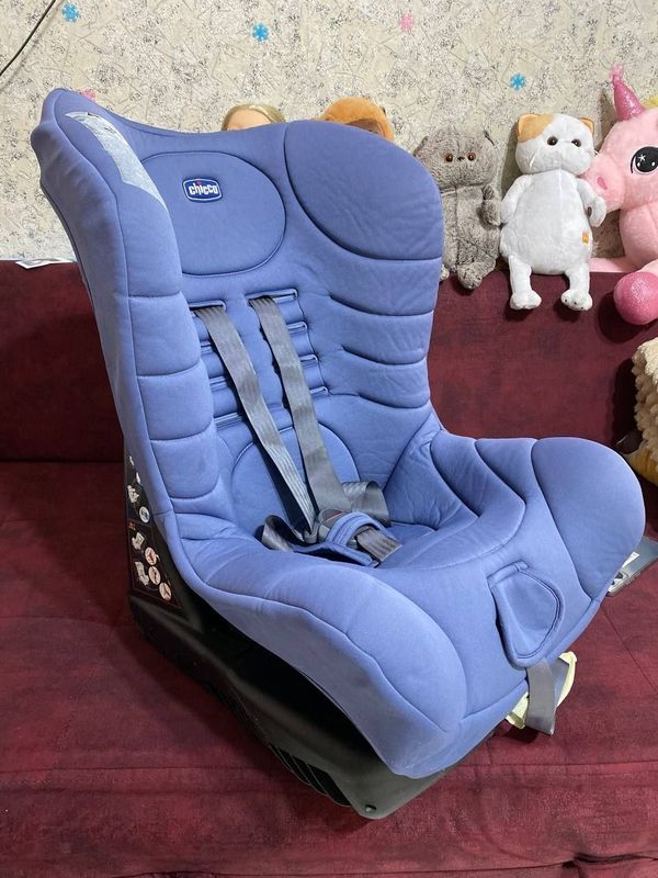 Автокресло для детей. Chicco Автокресло для детей. Chicco