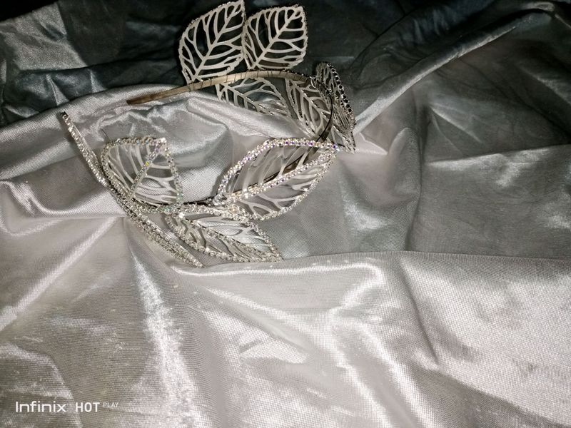 Diadema ayollar va qizlar uchun Diadema ayollar va qizlar uchun