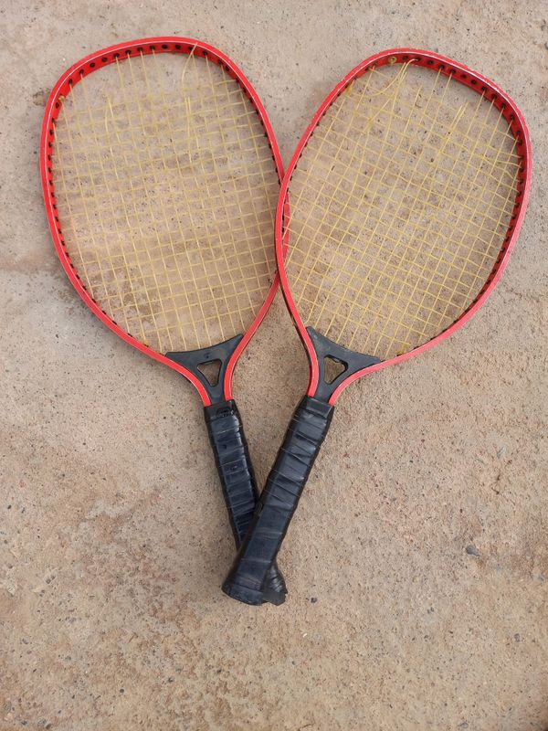Tennis raketkasi . Tennis raketkasi .