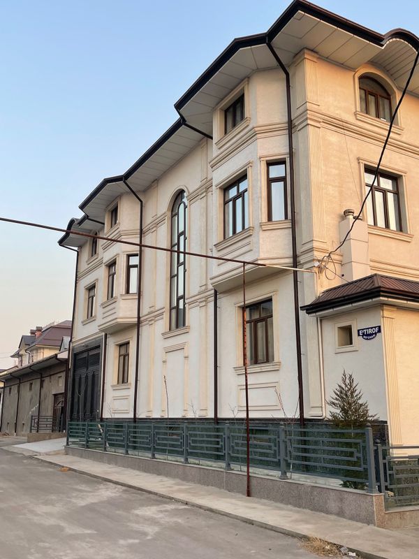 Fasad uchun penoplast dekorlar. Peno tyagalar kolonnalar kornizlar Fasad uchun penoplast dekorlar. Peno tyagalar kolonnalar kornizlar