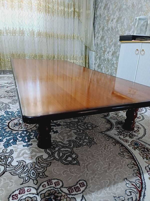 12kishilik stol sotiladi 12kishilik stol sotiladi