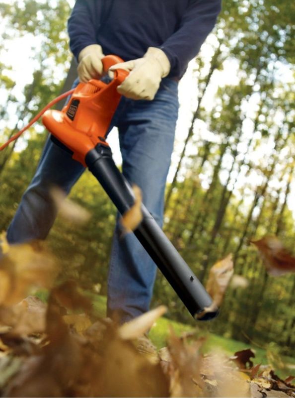 Продаю пылесос-воздуходув black & decker Продаю пылесос-воздуходув black & decker