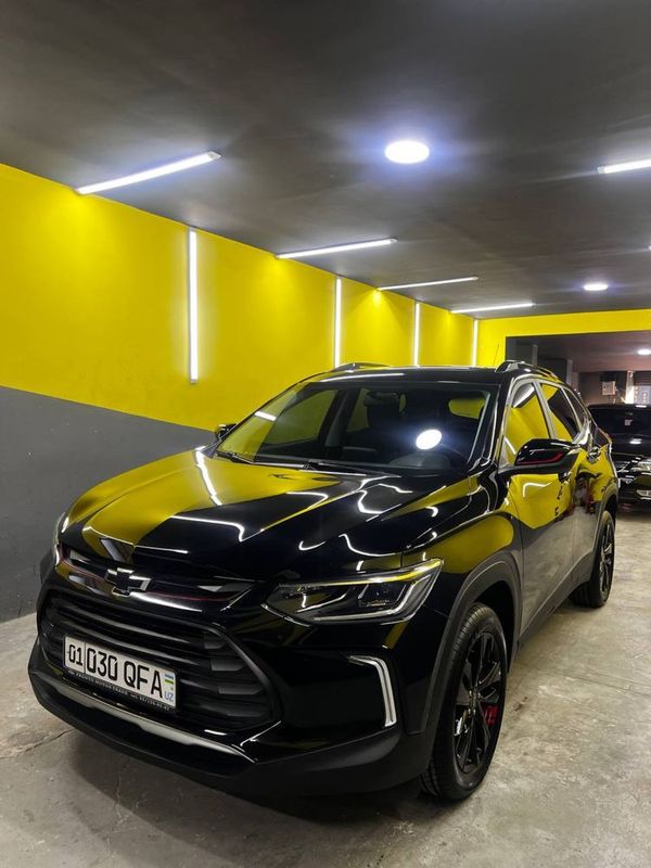 Tracker Premier sotiladi