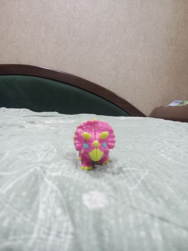 Киндер джой трицератопс
