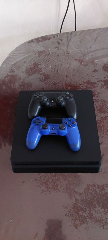 Недорого! Sony PS-4 Slim 1TB игры записаны Недорого! Sony PS-4 Slim 1TB игры записаны