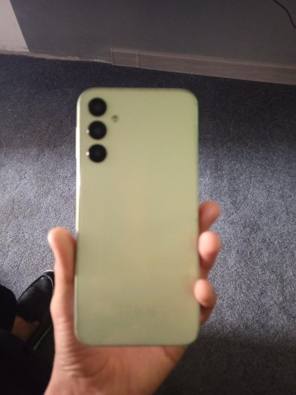 Samsung A24 sillu tel