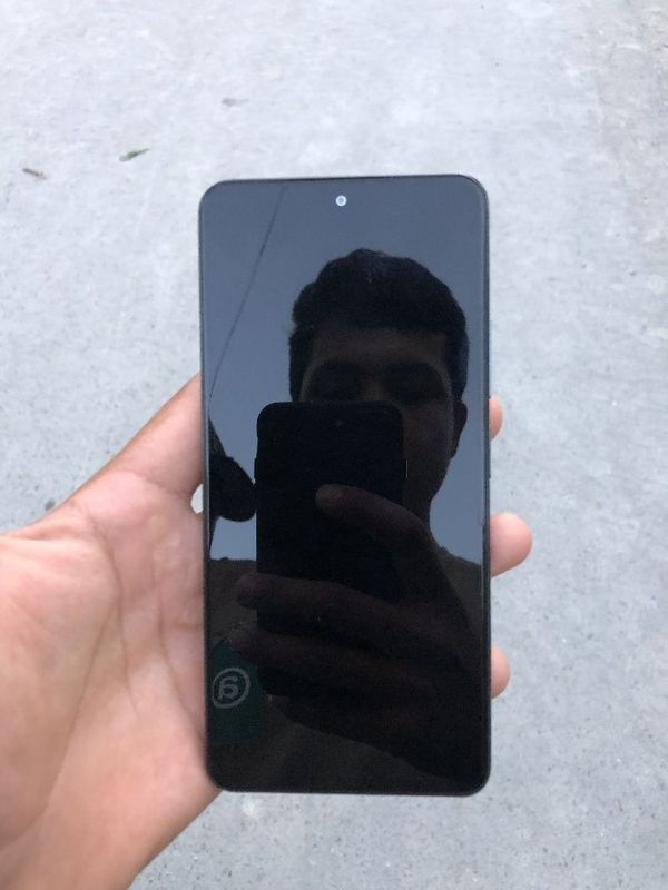 Samsung ikkinchi Iphone 11 pro max sotiladi holati alo darajada. Aybi Samsung ikkinchi Iphone 11 pro max sotiladi holati alo darajada. Aybi