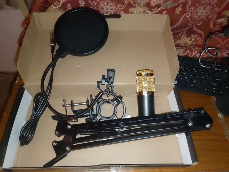 Diqqat!!! BM 800 studiya mikrofoni sotiladi. Diqqat!!! BM 800 studiya mikrofoni sotiladi.