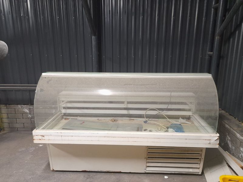 Vitrina xaladelnik 2 metr