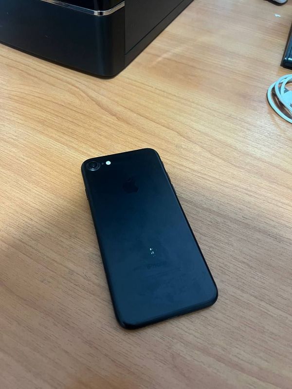 Iphone 7 32gb aybi bor Iphone 7 32gb aybi bor