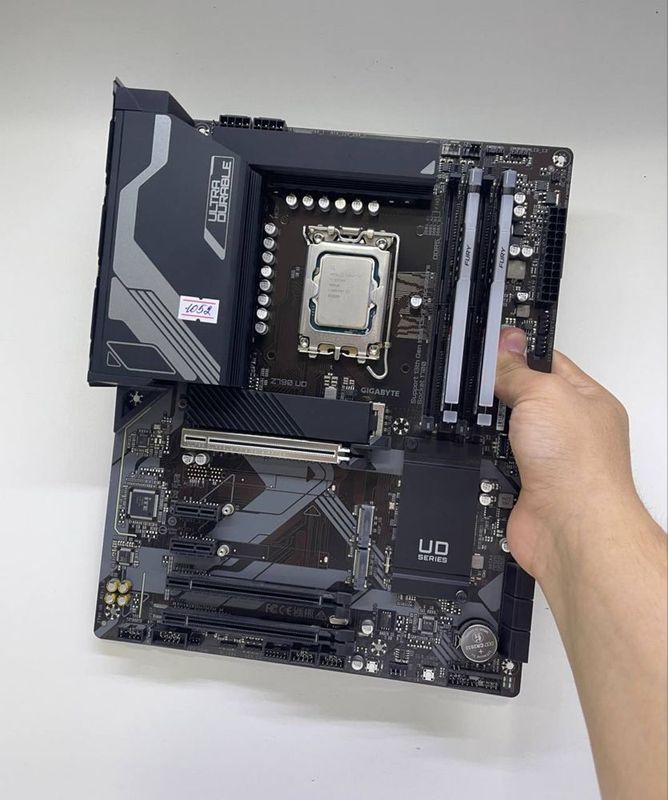 Gigabyte Z790 UD D5 Core i7-13700K DDR5 16x2 32Gb RGB