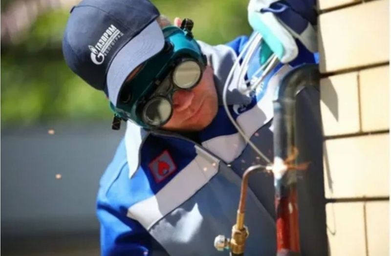 Сварщик Сантехник Услуги сварщика установка счётчика газа газопровод Сварщик Сантехник Услуги сварщика установка счётчика газа газопровод