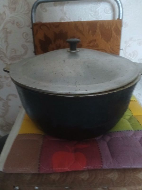 Продам 8 литровый казан и 5 литровый