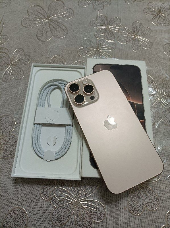 iPhone 16 pro max 256 Desert titan