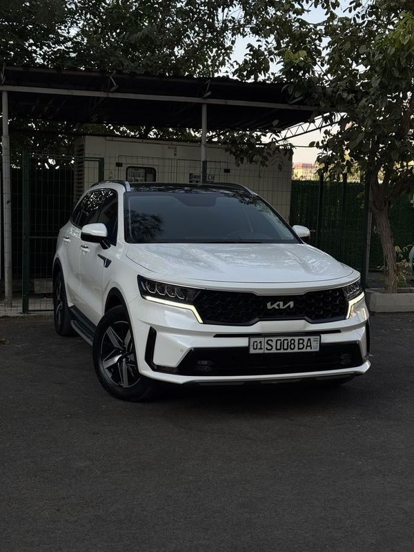 Kia Sorento 2.5 2023-yil 5 kishilik
