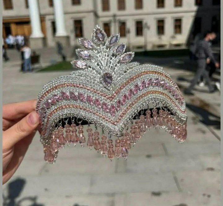 Bizda har hir turdagi diadema tilla qoshlar bor! Bizda har hir turdagi diadema tilla qoshlar bor!