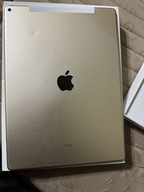 IPad Pro xolati yaxshi ekran sal singan boshqa aybi yuq zur ishlaydi