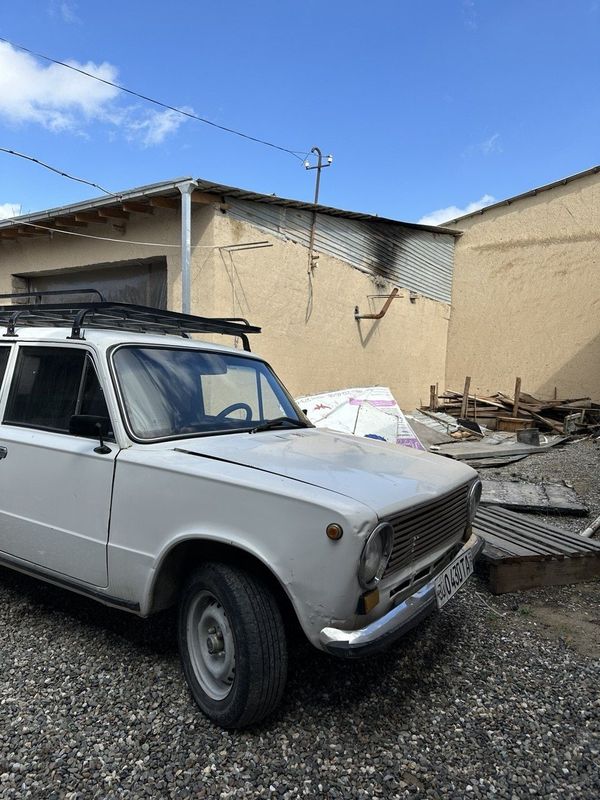 Vaz 2102 yili 1972 yogilgi Gaz prapan