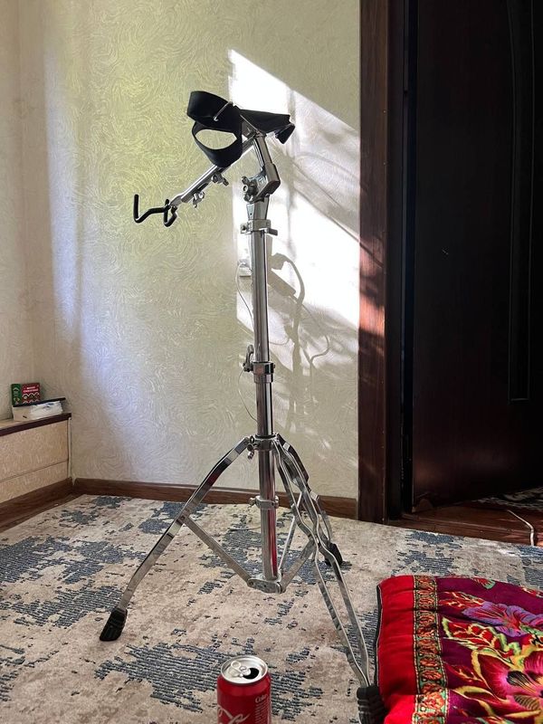 Jambey va darbuka uchun stoyka Jambey va darbuka uchun stoyka