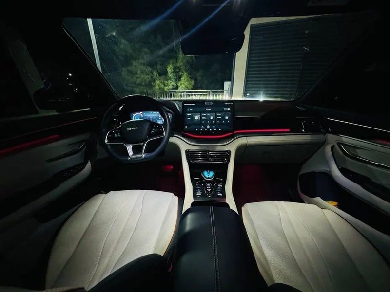 BYD Song Plus DM-I BYD Song Plus DM-I