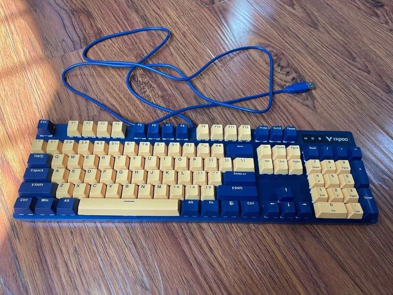 Игровая клавиатура Rapoo V500PRO Игровая клавиатура Rapoo V500PRO