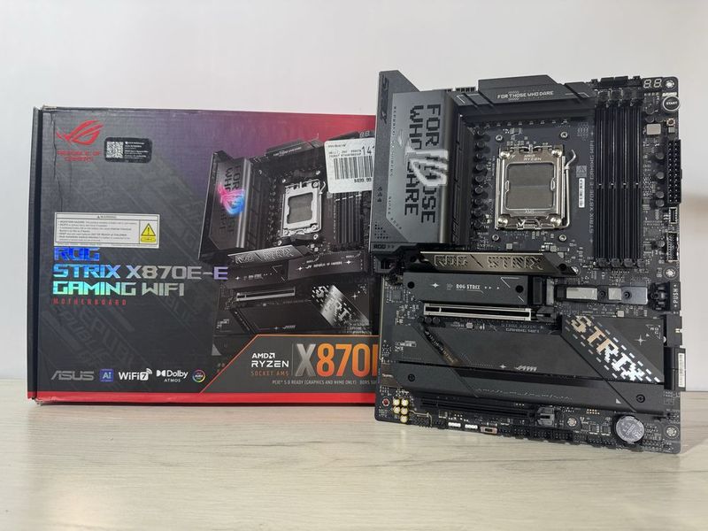Asus ROG Strix X870E-E Gaming Wifi7 Asus ROG Strix X870E-E Gaming Wifi7